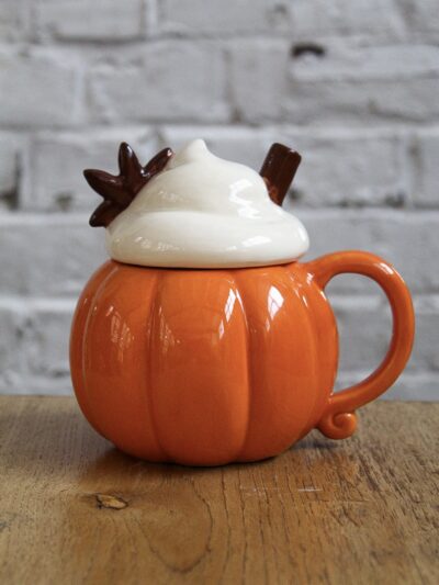 mug citrouille avec couvercle de chantilly
