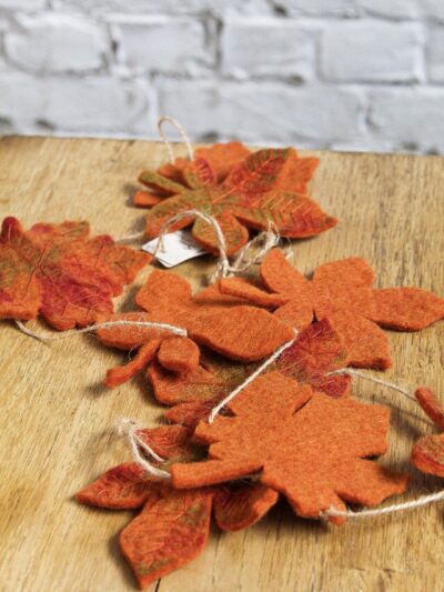 guirlande de feuilles d'automne de la marque sjaal