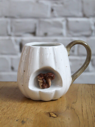 tasse écureuil automne